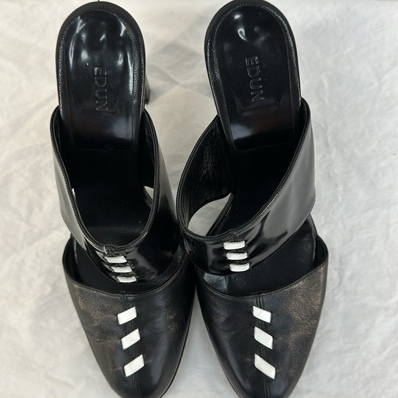 Edun Italian Made Closed Toe Heeled Leather Mules, 8 - Picture 3 of 9